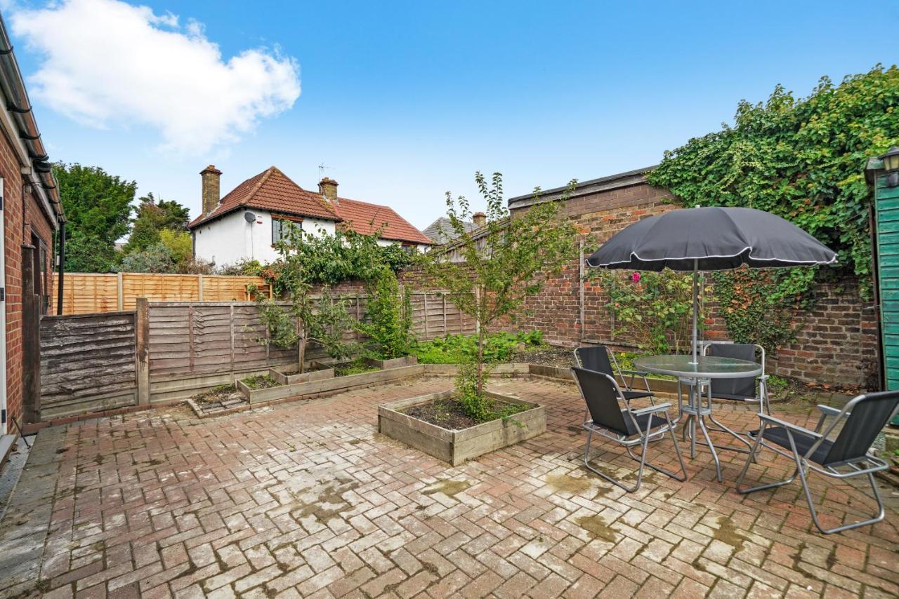 Cosy Heathrow Studios - Parking - Garden 伦敦 外观 照片