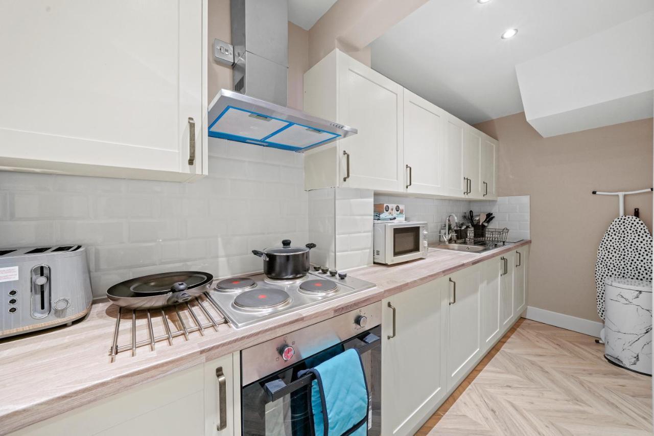 Cosy Heathrow Studios - Parking - Garden 伦敦 外观 照片