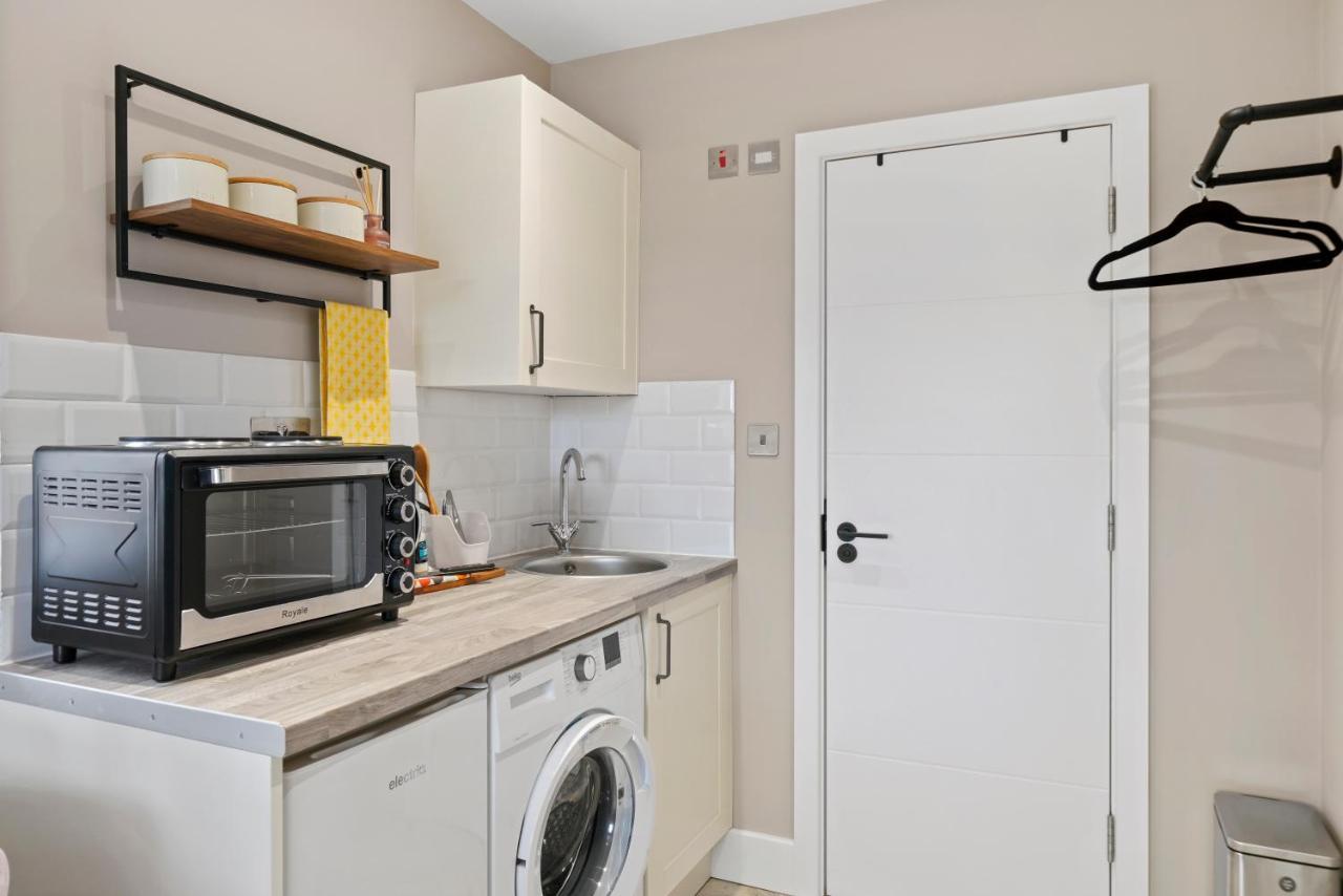 Cosy Heathrow Studios - Parking - Garden 伦敦 外观 照片